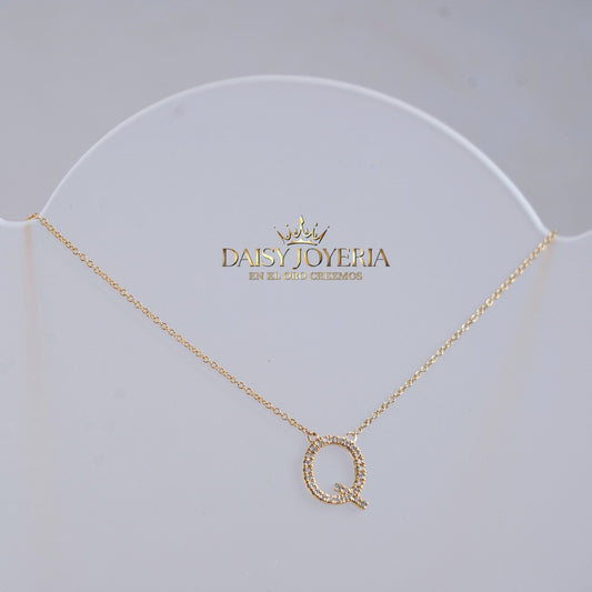 Q Initial Pendant Necklace, 0.09CT Diamond, 14k