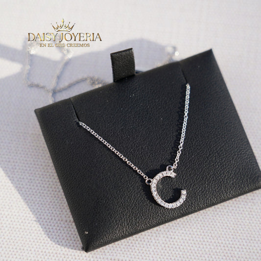 Collar con colgante con inicial C, diamante de 0,06 quilates, 14 k