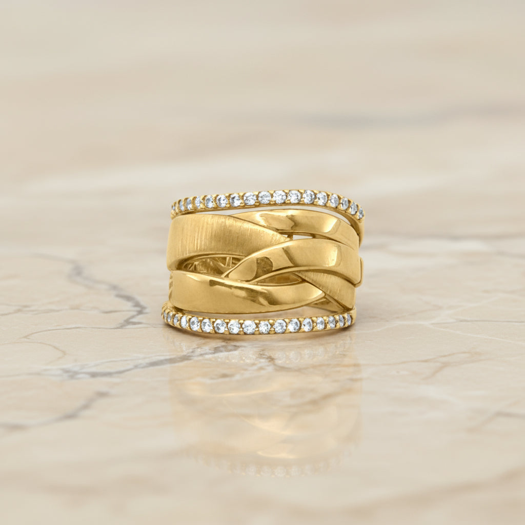 Anillo Estilo Moderno con Bordes Pavé en Oro 10K Daisy Joyeria