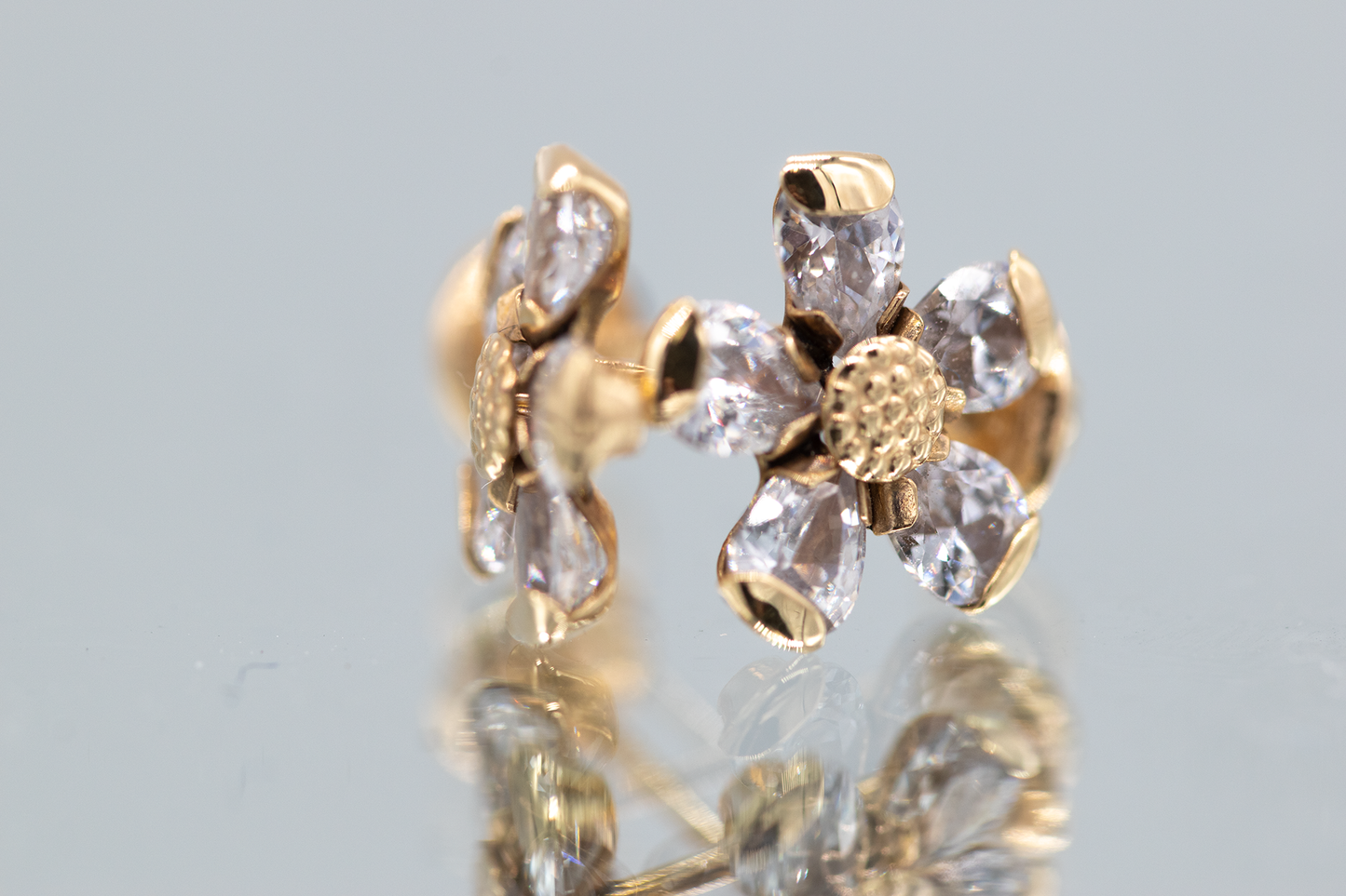 Aretes de Flores 14K 1.2gr