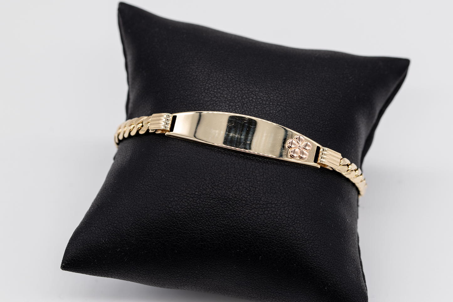 PULSERA CON NOMBRE 14K 6.1 GRAMOS