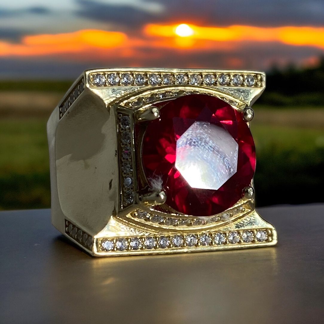 BIG RED GEM RING 10K 12G