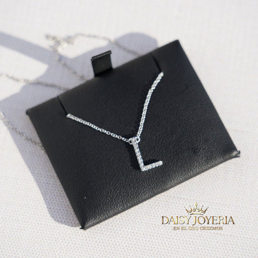 Collar con colgante con inicial L, diamante de 0,04 quilates, 14 k